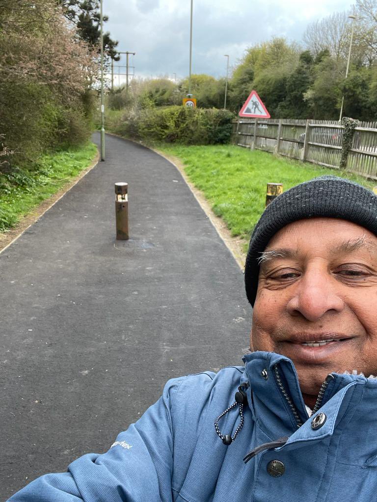 BSKconservative's tweet photo. Sterling efforts on the part of Cllr Dan Putty getting the uneven pavement surface resolved in #HatchWarren &amp; #Beggarwood. 

This is the year long work #Conservative councillors carry on throughout #Basingstoke, working hard for our residents. 

#VoteConservative 🗳️ https://t.co/7djlZ9DnEH