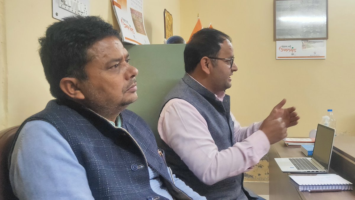 REAPPauri's tweet photo. After interacting with the #local_people, a meeting was chaired by @cdo_pauri with all the #block_level_officials at #Block_Office, Jaiharikhal, where a #draft_plan was made regarding the #activities to be done by them in #future including #Dairy, #Poultry & cultivation of #OSV. https://t.co/R24wZ2RMxa