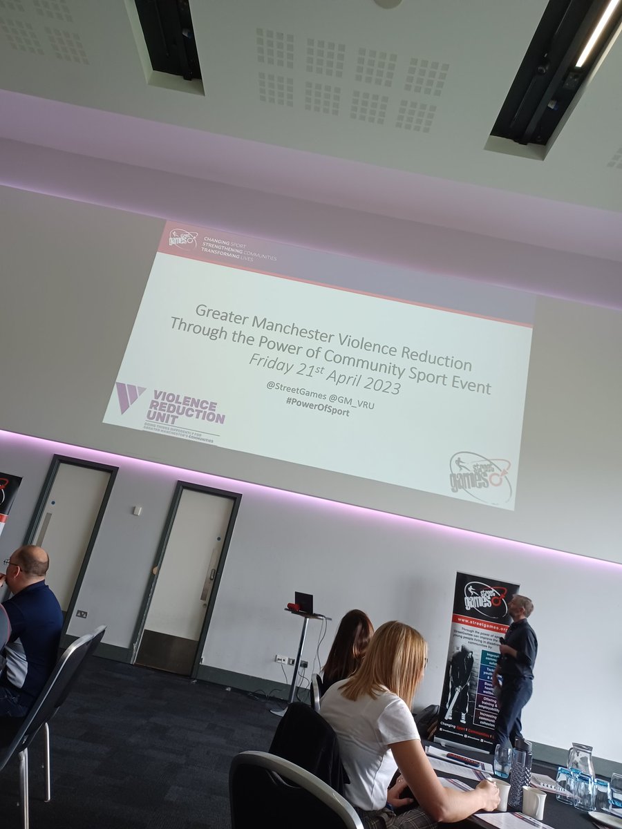 Great day spent at Lancashire County Cricket Club for @StreetGames event where we had many great speakers discuss the power of community sport in violence reduction. We even had some of Bolton's finest present to us some of the great partnership work going on in New Bury 💪🏏🥊