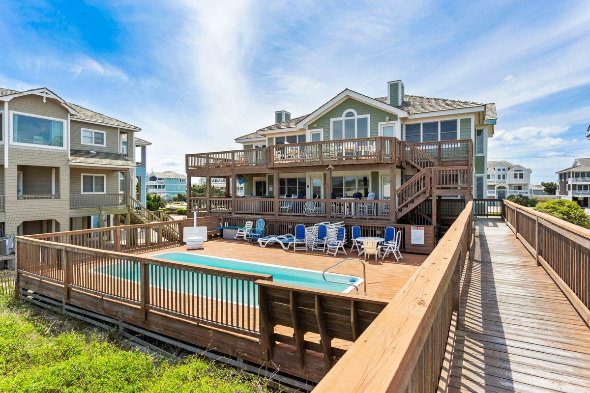 SeasideVacation's tweet photo. GONE COASTAL, an 8-bedroom, OCEANFRONT, Outer Banks vacation rental!
BOOK NOW: https://t.co/6CBOYkJfGC
🏖 8-Bedroom, OCEANFRONT, In Nags Head
🏖 Ocean Views
🏖 Private Walkway To The Beach
🏖 Private Pool
🏖 Hot Tub
🏖 SAUNA 
🏖 Theater Room

#outerbanks  #vacation #beachvacation https://t.co/aC79jUXyFA