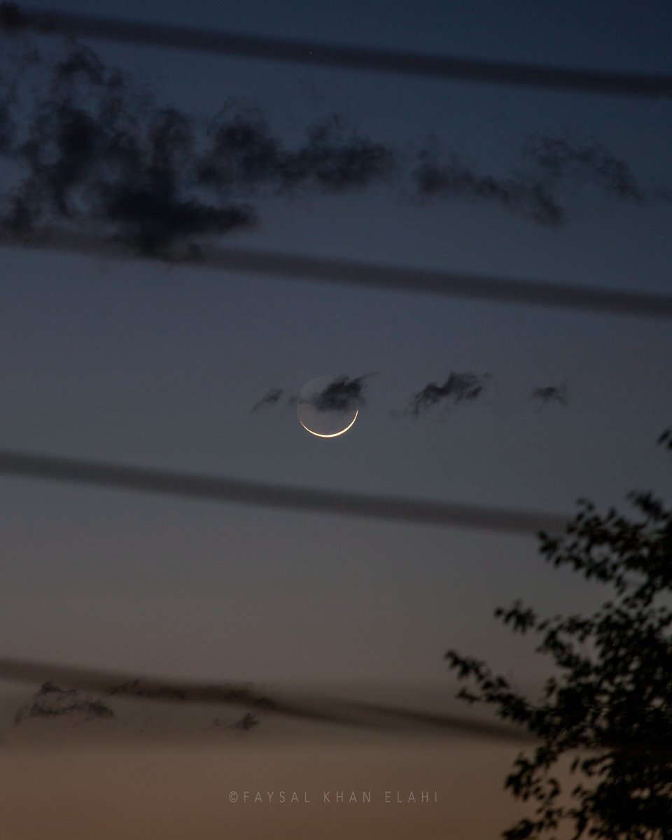 Just caught sight of the beautiful new moon and it's such a wonderful feeling! 🌙✨ #Eidmubarak #EidulFitr #Eid2023