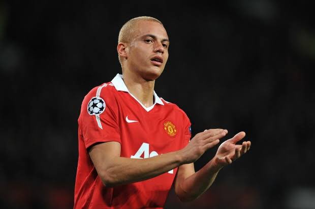 slay_jimmy's tweet photo. BREAKING: Former Man United defender Wes Brown now declared bankrupt after one year of Divorce from his ex-wife Leanne 😳 https://t.co/yh530mXna0