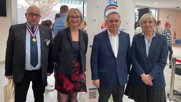CnecCoiffure's tweet photo. 🔴🔺Le CNEC présent au MOF / Présomption démission / La lettre du 21 avril ✂ - https://t.co/QJV6YPHe0m https://t.co/kQXbX5fjYG