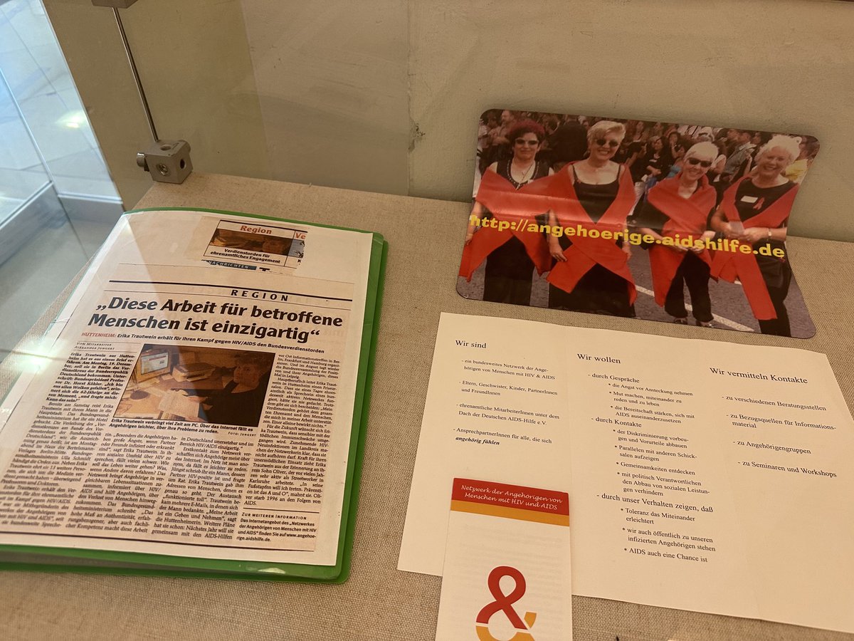 KalleHD's tweet photo. #finissage der Ausstellung im #rathaus #heidelberg #aidshilfe #generationendialog https://t.co/Ibv7Va23yb