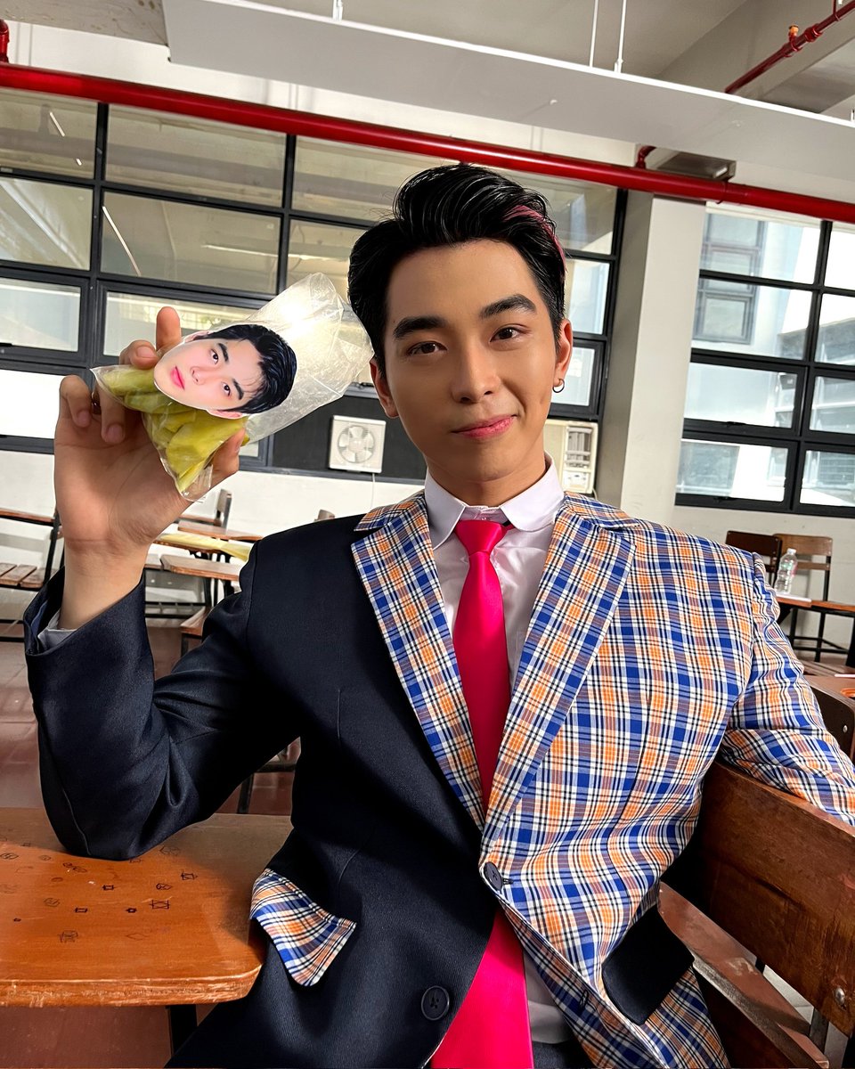 bgyo_ph's tweet photo. #BGYO | @BGYO_Gelo from being Mr. 2x2 to DreamBoy real quick 🤩 Did your heart skip a beat? 

Watch Janine Berdin's 'bagay nga tayo pero' Music Video:
🔗 https://t.co/0LwA5utS3x

#BNTP_MV @StarMusicPH @janineOTOT https://t.co/CpKNgUzUEA