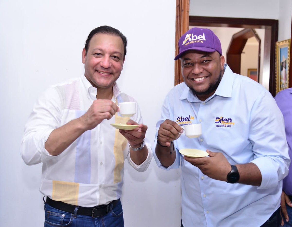 DilenMontero's tweet photo. Feliz cumpleaños presidente, por muchos #café ☕ como éste, a partir del 2024 en Palacio Nacional.
@AbelMartinezD presidente
@DilenRegidor ✨
#HBDAbel 🎈🥂
#AbelPresidente https://t.co/Ov6dqzryNA