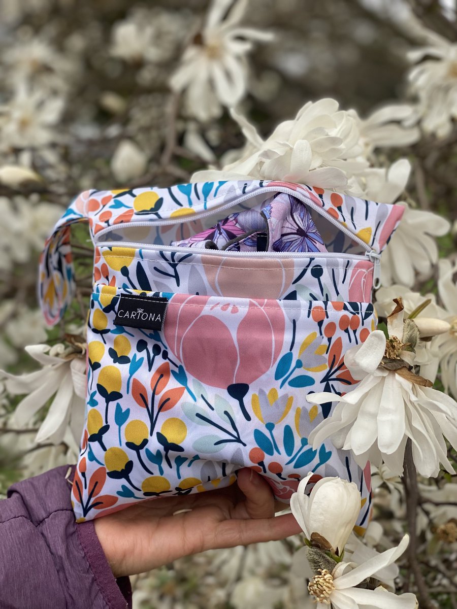 Double Zip Pouch- The perfect pouch tostore your used and unused pads.

Check them out here: cariona.com/products/doubl…

#ecofriendlyperiod #clothpads #reusable #sustainableliving #savetheplanet #menstruation