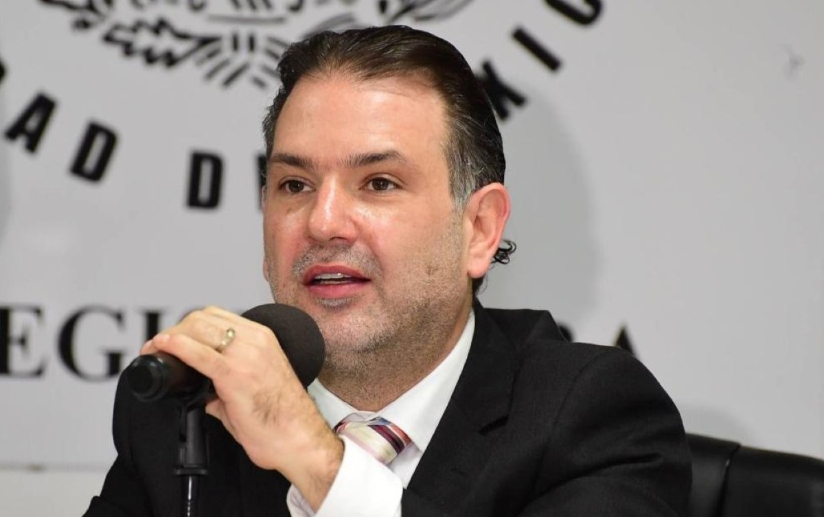 SolorzanoDice's tweet photo. El ex jefe delegacional de Benito Juárez, #DamiánvonRoehrich, presuntamente involucrado en el llamado cártel inmobiliario en esa demarcación, fue detenido cuando intentó ingresar de manera ilegal por McAllen, Texas, a #EstadosUnidos. https://t.co/Jl1GC1oFzr