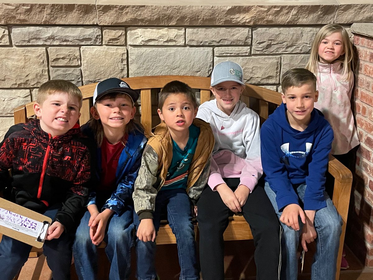 JayeDitter's tweet photo. Day 2 of Safari Edventure starting out strong! We welcome Glasco Elementary (K-4th grade) to Rolling Hills Zoo today! If it’s fun, it’s happening at Safari Edventure Days! 🦁🐒🐯 @SmokyHillEd https://t.co/94oA8IL94y