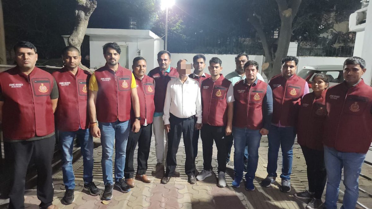 Crime Branch Delhi Police (@crimebranchdp) on Twitter photo Assailant in sensational firing incident at Saket Court arrested from Haryana on same day
Scooty used in crime seized
Kudos to the outstanding team of Insp Rakesh Sharma, <a href="/UmeshBarthwal/">Umesh Barthwal</a> & <a href="/ankitsingh_IPS/">Ankit Singh</a> for swift professional operation.
<a href="/CPDelhi/">CP Delhi #DilKiPolice</a>
<a href="/DelhiPolice/">Delhi Police</a>
<a href="/Ravindra_IPS/">Special CP Law & Order Delhi Police</a> Assailant in sensational firing incident at Saket Court arrested from Haryana on same day
Scooty used in crime seized
Kudos to the outstanding team of Insp Rakesh Sharma, <a href="/UmeshBarthwal/">Umesh Barthwal</a> & <a href="/ankitsingh_IPS/">Ankit Singh</a> for swift professional operation.
<a href="/CPDelhi/">CP Delhi #DilKiPolice</a>
<a href="/DelhiPolice/">Delhi Police</a>
<a href="/Ravindra_IPS/">Special CP Law & Order Delhi Police</a>