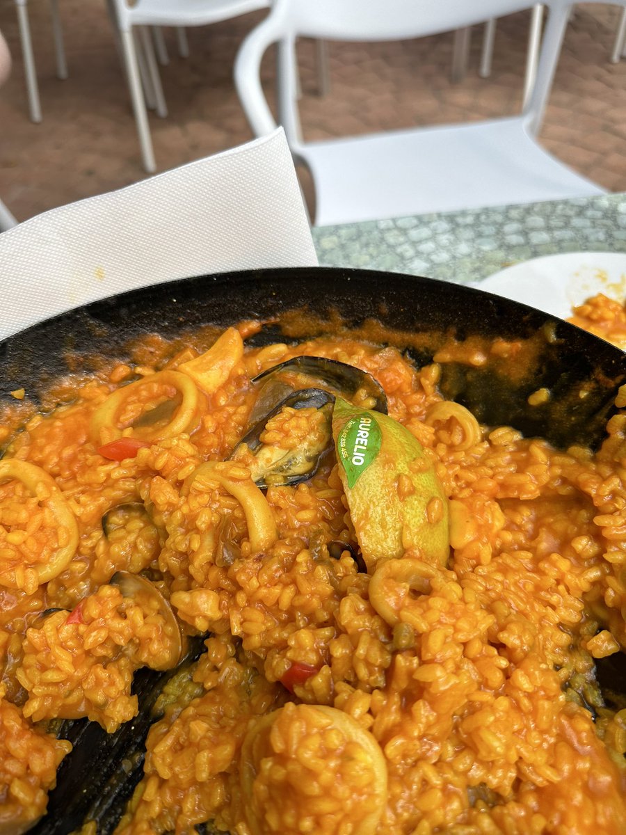 Paella missing descriptive labels on #squid #prawn