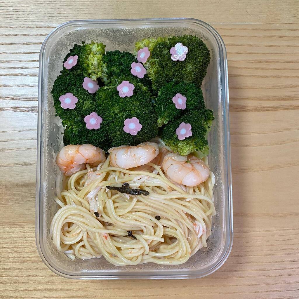 dennischong's tweet photo. 今日午餐都係布甸狗😅

#老婆平日福利 
#昼ご飯 #弁当 #サンリオ #sanrio #ポムポムプリン #pompompurin #布甸狗 https://t.co/RJhZ83jXln https://t.co/hZrmuXiJy5