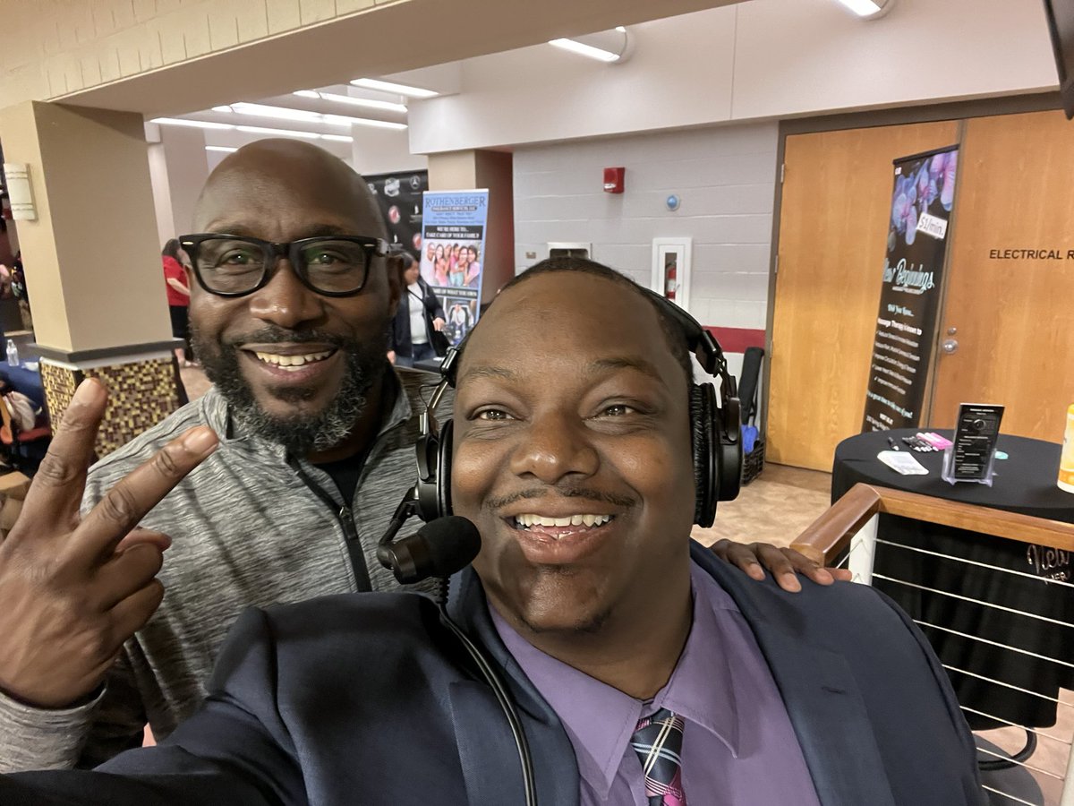 GovanNathan's tweet photo. My good friend Jeffrey Scott and the Berks/PMT Warriors 7th Grade National AAU Basketball 🏀 Team were honored at last night’s Reading Rebels game. Love to see the youth be encouraged .
🗣️🎙️🎧📺🏀
#ReadingRebels⛩️
@_ReadingRebels @TBLproleague @AlverniaU https://t.co/O4AE9RHBr2