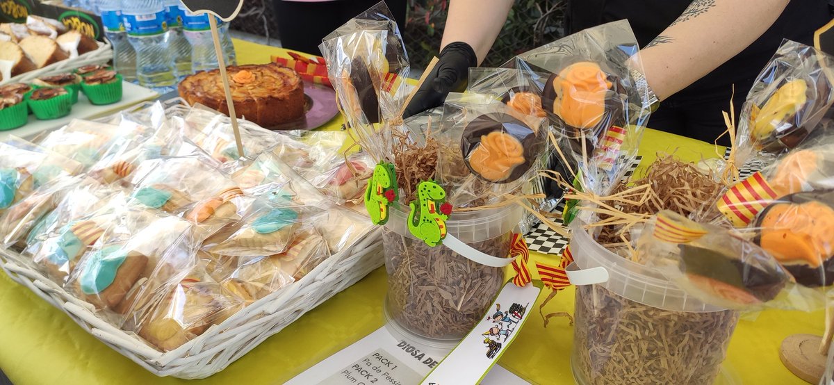 AFA Escola Baró de Viver (@ampabarodeviver) on Twitter photo Celebrem #SantJordi i #SantaJordina al @ccbarodeviver amb tots els nens i nenes de l' <a href="/EscBarodeviver/">Escola Baró de Viver</a> amb pastissets, galetes,...Tot un èxit de la Deesa de les Textures😏💜 <a href="/Lauryns80660192/">Lauryns_ledgar</a> Celebrem #SantJordi i #SantaJordina al @ccbarodeviver amb tots els nens i nenes de l' <a href="/EscBarodeviver/">Escola Baró de Viver</a> amb pastissets, galetes,...Tot un èxit de la Deesa de les Textures😏💜 <a href="/Lauryns80660192/">Lauryns_ledgar</a>