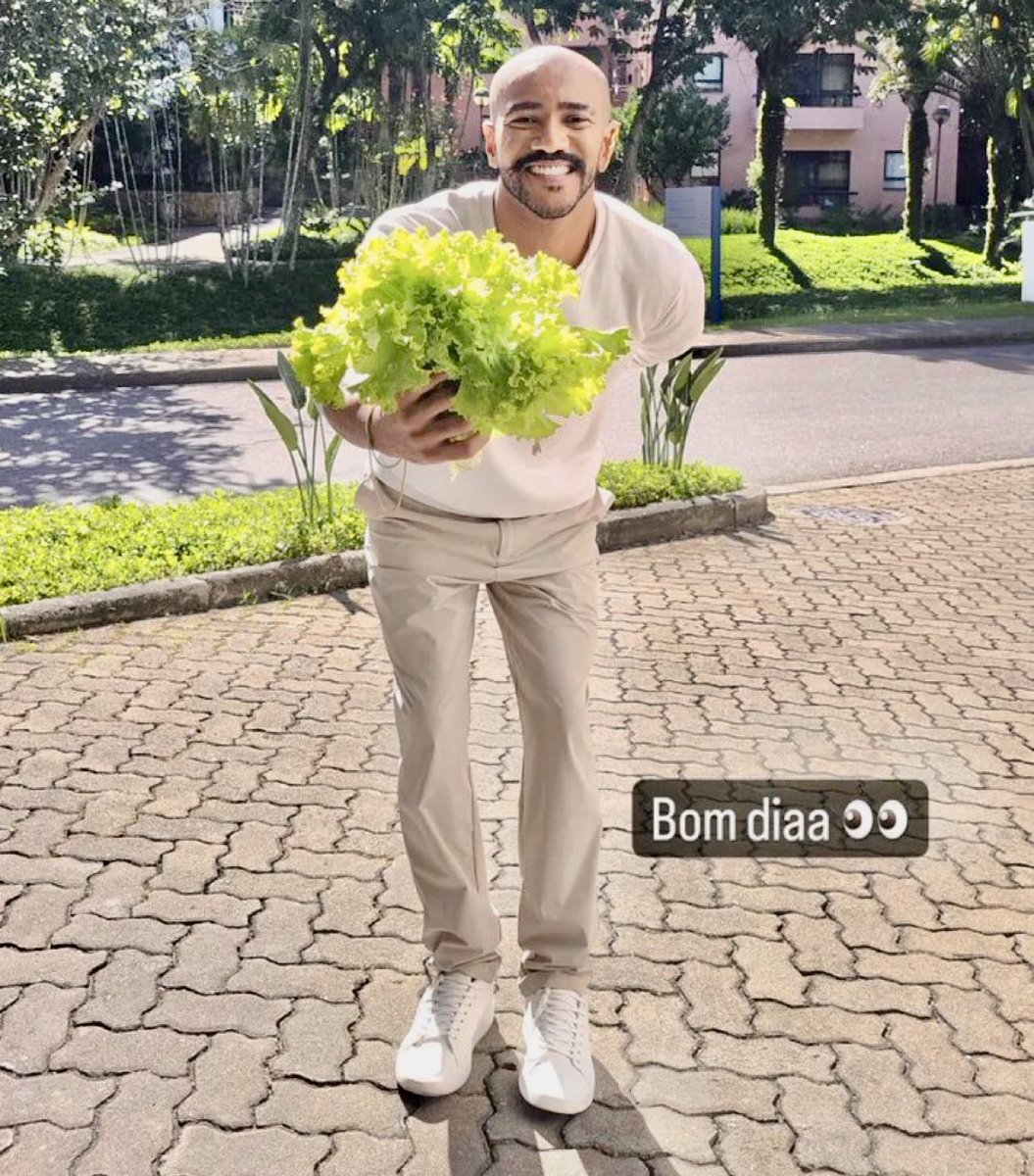 monni_tuiteira's tweet photo. É VOCÊ, @eitarickcamargo 🥬 que merece esse buquê!!

Gratidão por ser o jogador que todo amante de Reality Raiz, gosta de ver!!! 

Você merece TODO SUCESSO do mundo!
#BBB23 https://t.co/BwUIYdqLzV