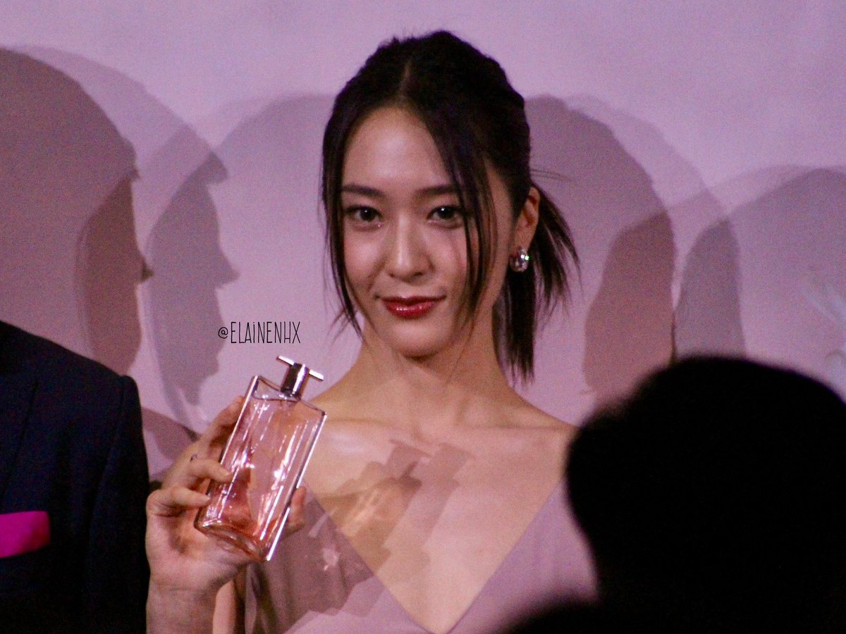 yojuici's tweet photo. RT @elainenhx: [230421] LANCÔME

#정수정 #크리스탈  #KrystalxLancôme #Krystal #KrystalJung #KrystalxLancome #KrystalinSG https://t.co/Z1jRGhEyFb