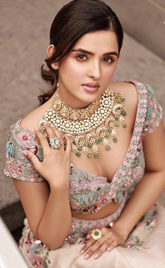 FuP2RjCXwAEN0GN?format=jpg&name=900x900