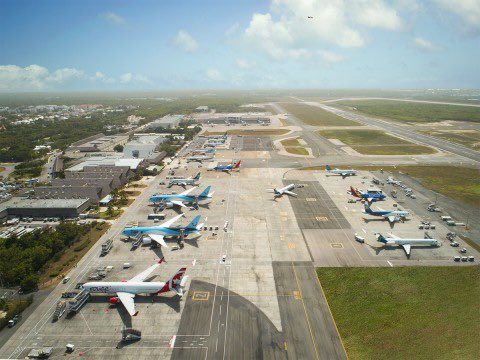 sergiocarlo's tweet photo. Es una DELICIA vivir a 8 mins del aeropuerto y que el proceso de embarque sea placentero y fácil.
Felicidades a todo su equipo técnico, vi unas máquinas nuevas de rayos X para mayor flujo y seguridad ! #Duro
#ZeroBullshit #LoBuenoSeDice https://t.co/5eU2DamMPn