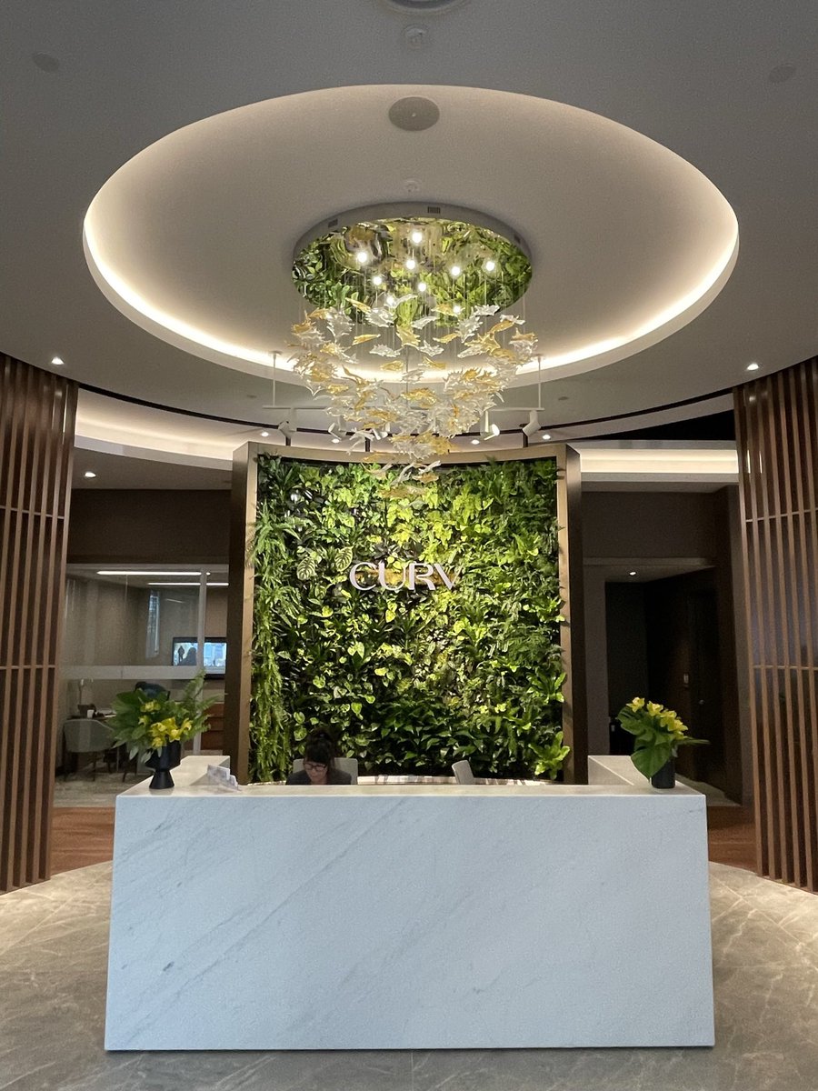 GreenOverGrey's tweet photo. Always looking to push the limits of living wall design, Green over Grey is thrilled to be part of Brivia’s Curv presentation centre. 

With a height of 60 stories, Curv will be both the tallest passive house in the world and Vancouver’s tallest residential tower. Seamlessly blending eco-consciousness with luxury design, Curv sets a new standard for development in the city. 

For the presentation centre, we designed and built a fully custom, freestanding living wall with a unique curved shape. Echoing the lines of the building, the wall welcomes visitors with a green embrace.

#greenovergrey
#livingwall