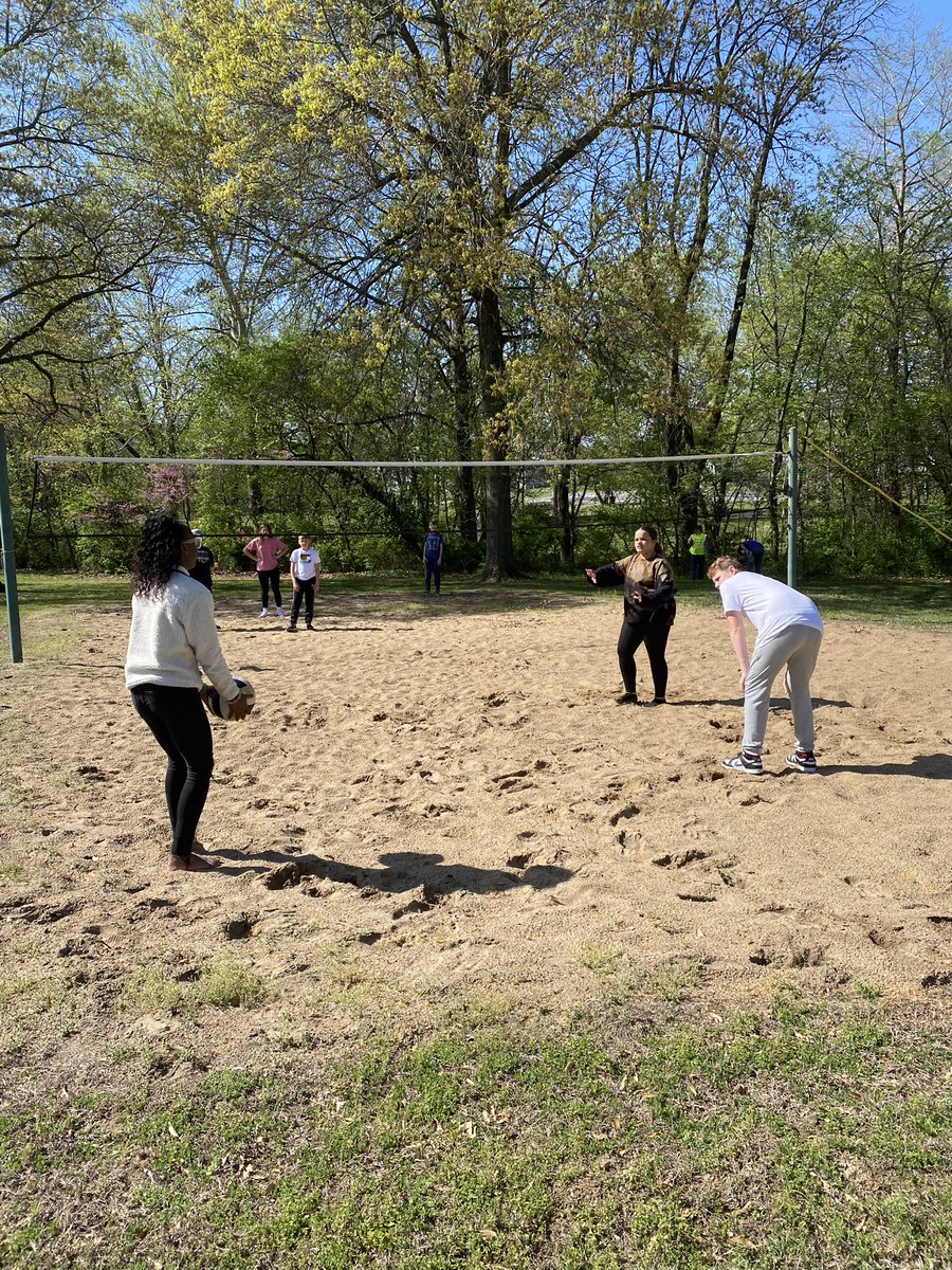 Lara Brunk tweet media