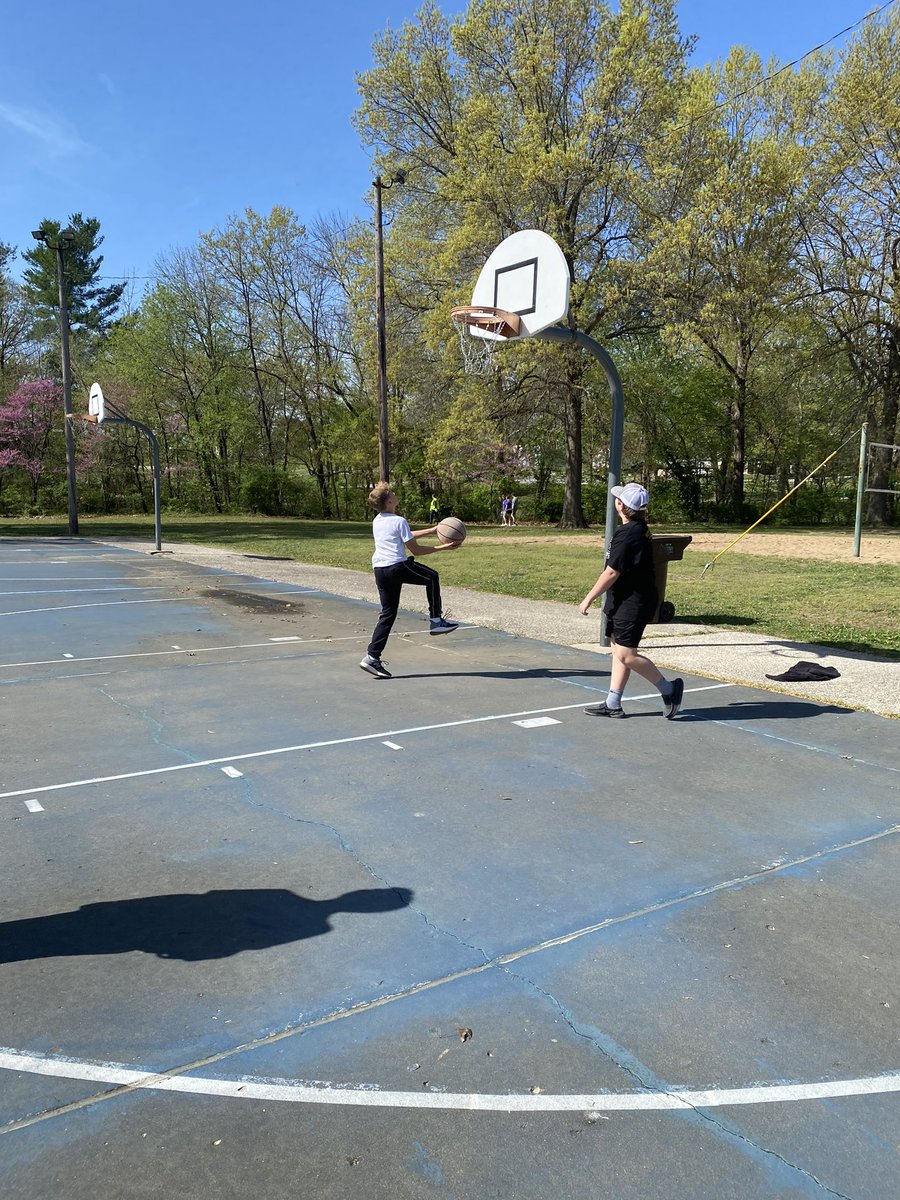 Lara Brunk tweet media