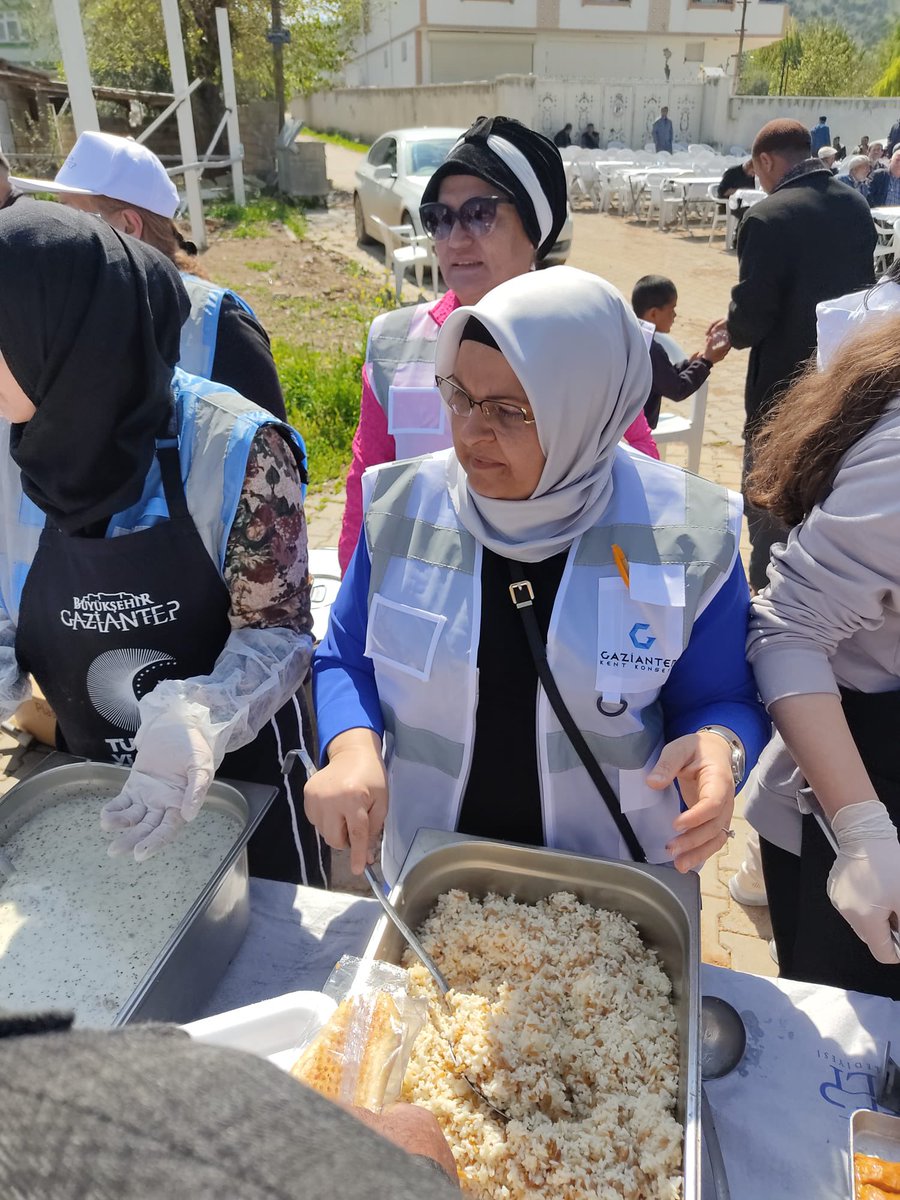 ayseteymur's tweet photo. Bu bayramı Nurdağı/Şatırhöyük köyünde beraber yapalım dedik,acılar paylaştıkça azalacak.#nurdağı https://t.co/RXHGD5cEQ5