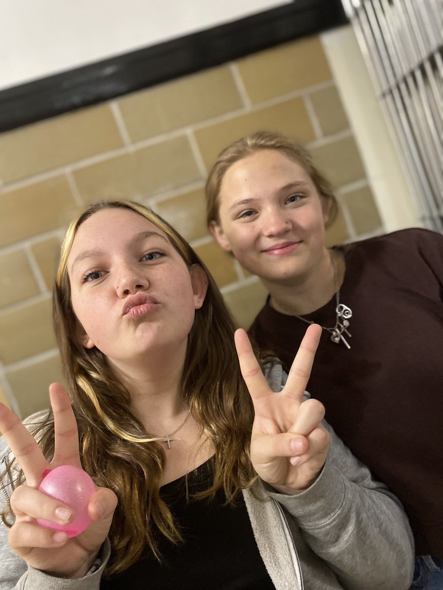 Lara Brunk tweet media