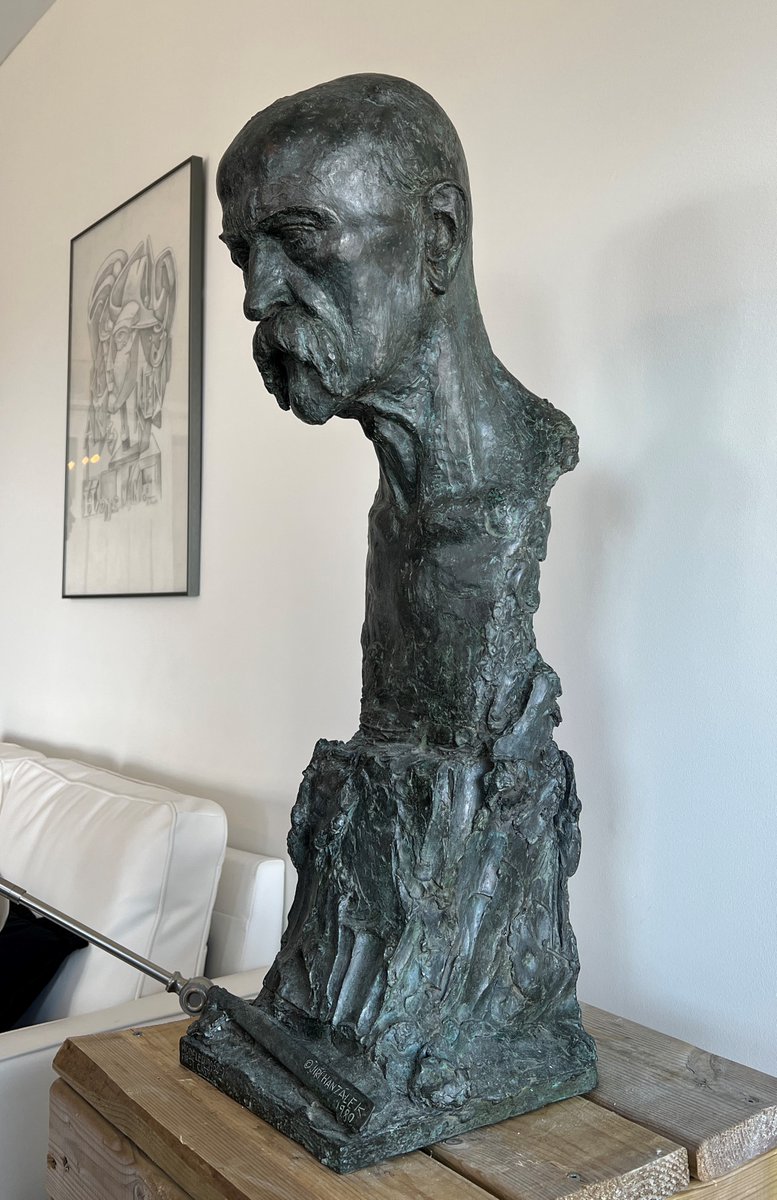 BorekLizec's tweet photo. Many thanks to 🇨🇿🇨🇦Martin Hanzálek for kind welcome to his luxury suites @WhaleHouseNL &amp; the opportunity to admire impressive works of his father, 🇨🇿🇨🇦sculptor &amp; painter Jiří Hanzálek who left Soviet- occupied🇨🇿in 1968 &amp; later taught at @WesternU &amp; served as Director @STEPACDOTCA https://t.co/DOn13tCrz4
