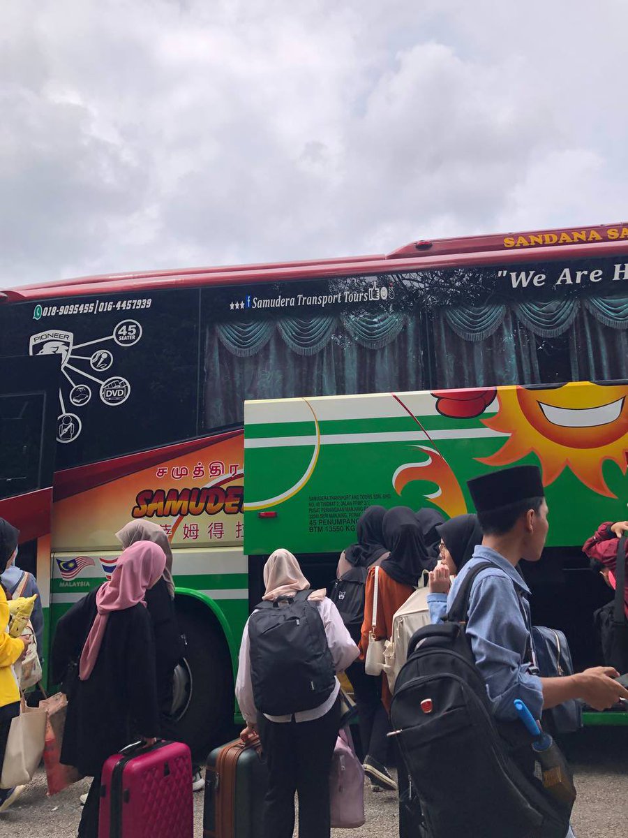 MPPKPMSI's tweet photo. Pada 20 April 2023, Majlis Perwakilan Pelajar 2023 telah menganjurkan program “Jom Balik Kampung”. Program ini bertujuan untuk membantu serta memudahkan pelajar KPMSI untuk balik ke kampung halaman dengan selamat dan mudah.

1/2 https://t.co/UdAnX3VBJ3