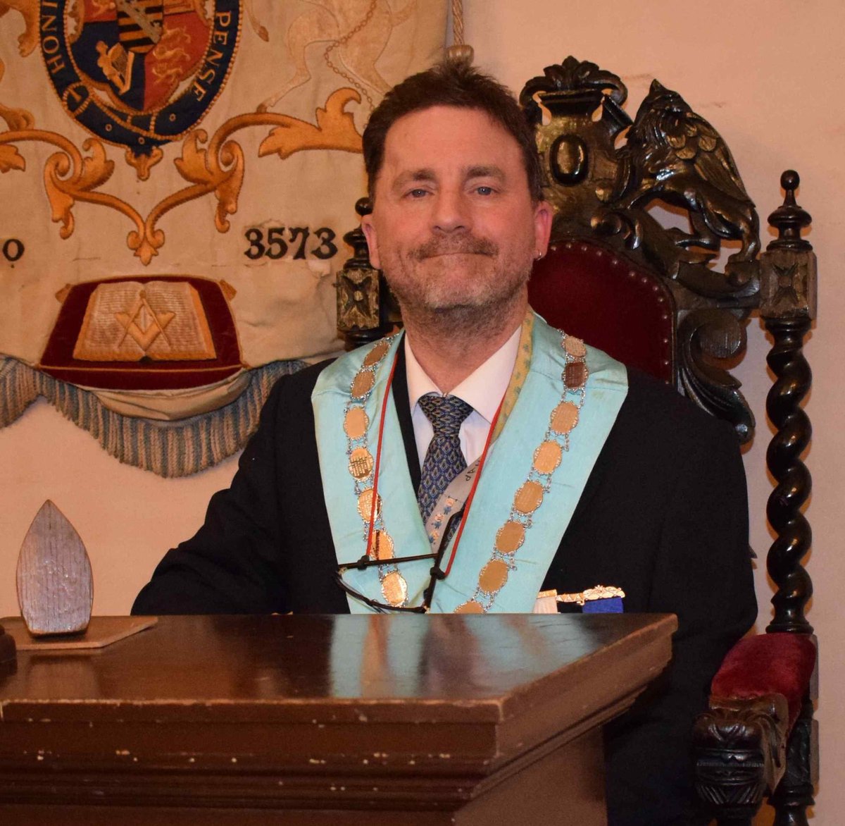 LodgeConnaught's tweet photo. 111th Installation Meeting
Wednesday 19 April

In the presence of W. Bro Anthony Guthrie PSGD, Assistant Provincial Grand Master for Somerset, a full temple saw Bro Alastair Slade installed as the 111th Worshipful Master of Connaught Lodge. https://t.co/cYgxBzFPEI