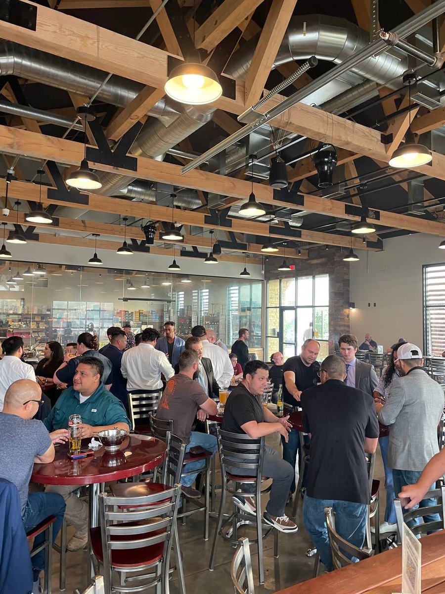 offchainglobal's tweet photo. 🌟 First-ever #OffChain event in San Antonio was a blast! 🎊 

Stormy weather couldn't stop our dedicated #blockchain &amp; #crypto enthusiasts from coming together for an unforgettable night 🌩️💪 

Enjoy these highlights &amp; stay tuned for future events! https://t.co/Kwzytddg4w