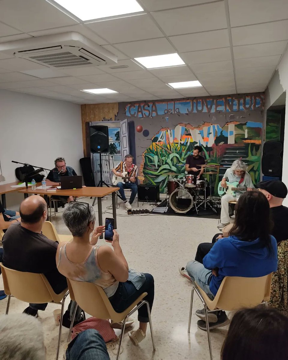 Trebufestival's tweet photo. En estos momentos se está realizando el taller de rock andaluz impartido por Avanti. #Trebufestival2023 #Trebufestival #Trebufest #Trebujena #Rock #Andalucia #Musica https://t.co/H1kjqXDyrt