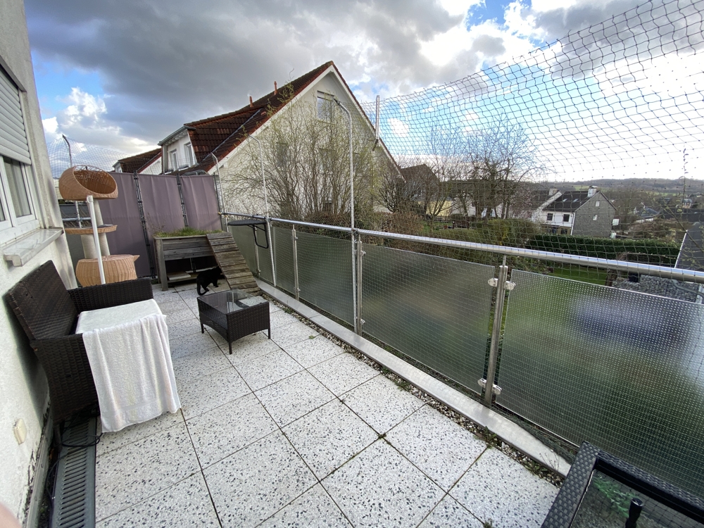 dieckmann_immo's tweet photo. Große #Mietwohnung in #Schwerte #Ergste
✓ ca. 91 m²
✓ 3 Zimmer
✓ 1. OG
✓ Wanne & Dusche
✓ Fußbodenheizung
✓ Kellerraum
✓ Garagenstellplatz
✓ Balkon
✓ ruhige Lage
✓ Kaltmiete: 900,00€
https://t.co/L5DJf0vXNS
immo@dieckmann-immobilien.de
+49 (0) 23 04 - 23 96 110 https://t.co/PITwVL999c