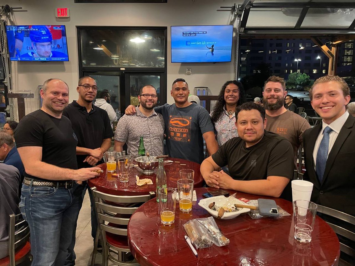 offchainglobal's tweet photo. 🌟 First-ever #OffChain event in San Antonio was a blast! 🎊 

Stormy weather couldn't stop our dedicated #blockchain &amp; #crypto enthusiasts from coming together for an unforgettable night 🌩️💪 

Enjoy these highlights &amp; stay tuned for future events! https://t.co/Kwzytddg4w