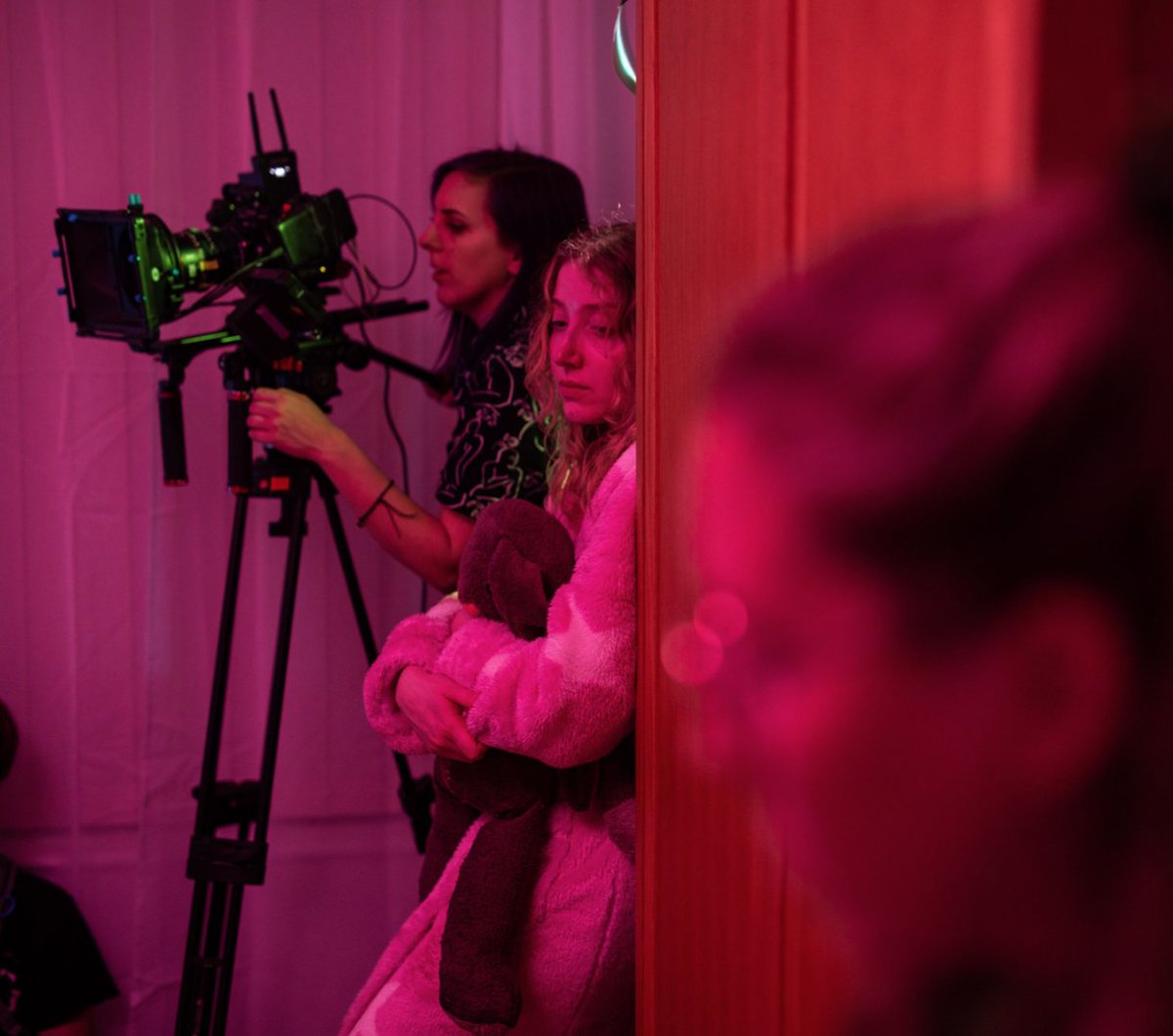 HuggoShortFilm's tweet photo. Some more BTS from Huggo 🐰📸 (credit @barnaby_fairley )

Check out our official page  @HuggoShortFilm  - check for more information about the film and the link in our bio to donate. Releasing 2023 🎥

#shortfilm #film #huggo #yorkshirefilm #BTS #babyloss #womeninfilm https://t.co/dtbSWe9mQV