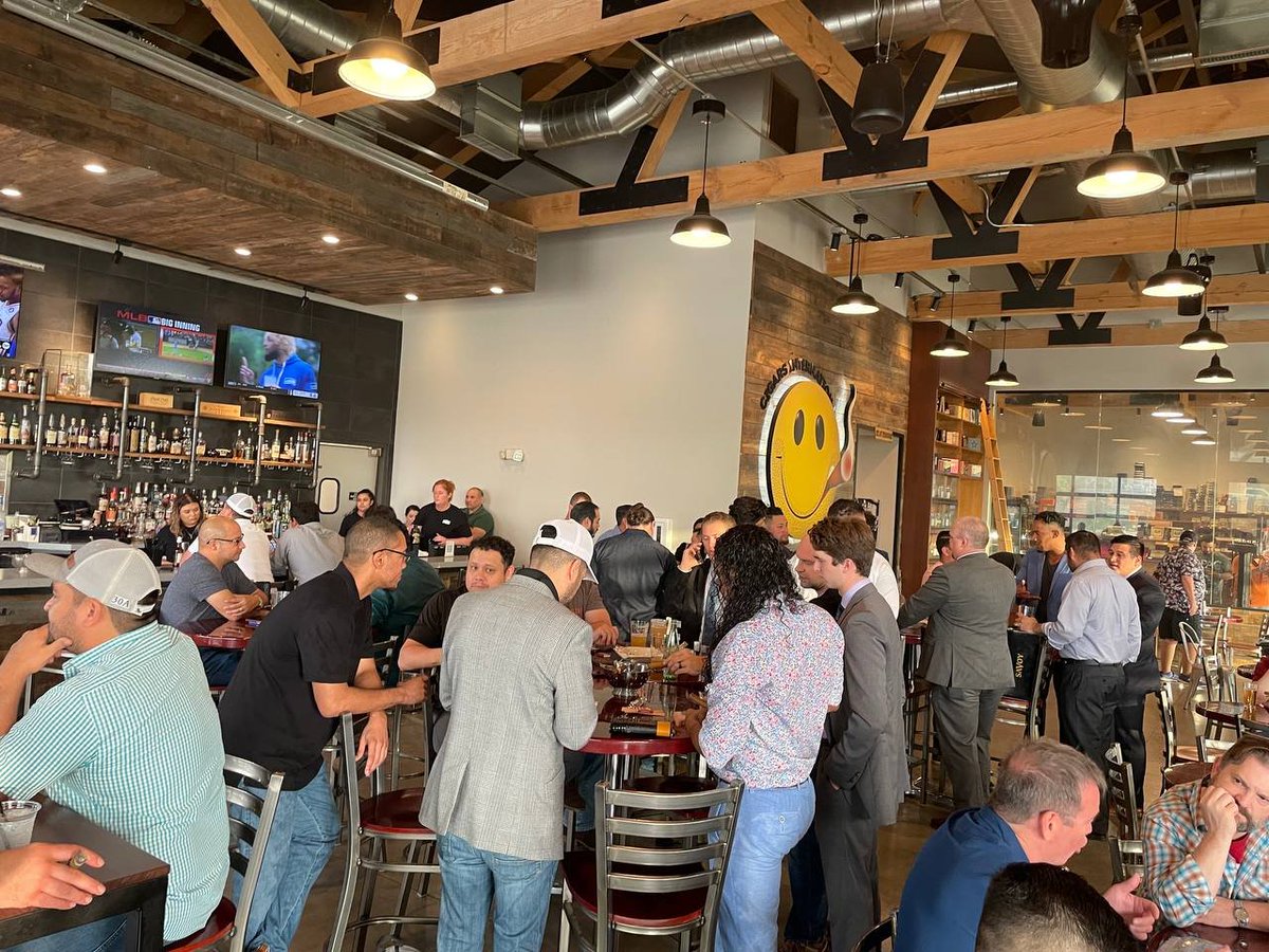 offchainglobal's tweet photo. 🌟 First-ever #OffChain event in San Antonio was a blast! 🎊 

Stormy weather couldn't stop our dedicated #blockchain &amp; #crypto enthusiasts from coming together for an unforgettable night 🌩️💪 

Enjoy these highlights &amp; stay tuned for future events! https://t.co/Kwzytddg4w