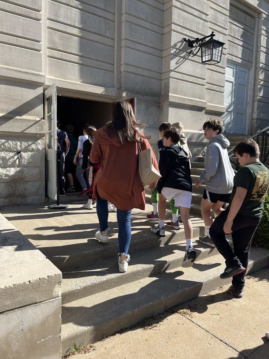 JulieANichols's tweet photo. What a beautiful morning  @Mizzou for #CPSBest Ss to hear Johnnie Christmas @j_xmas share his journey on becoming an author/illustrator.
Thank you @kltown @UnboundBookFest for this learning opportunity! https://t.co/hr0arYVGsl