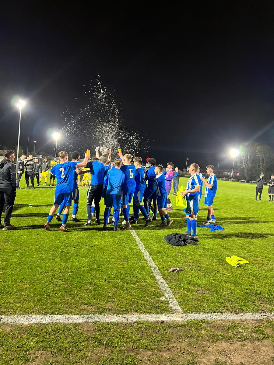 craig_coates4's tweet photo. Up the Ammies 🏆⚽️                                   @wythenshaweafc https://t.co/VBZrIzzIzv