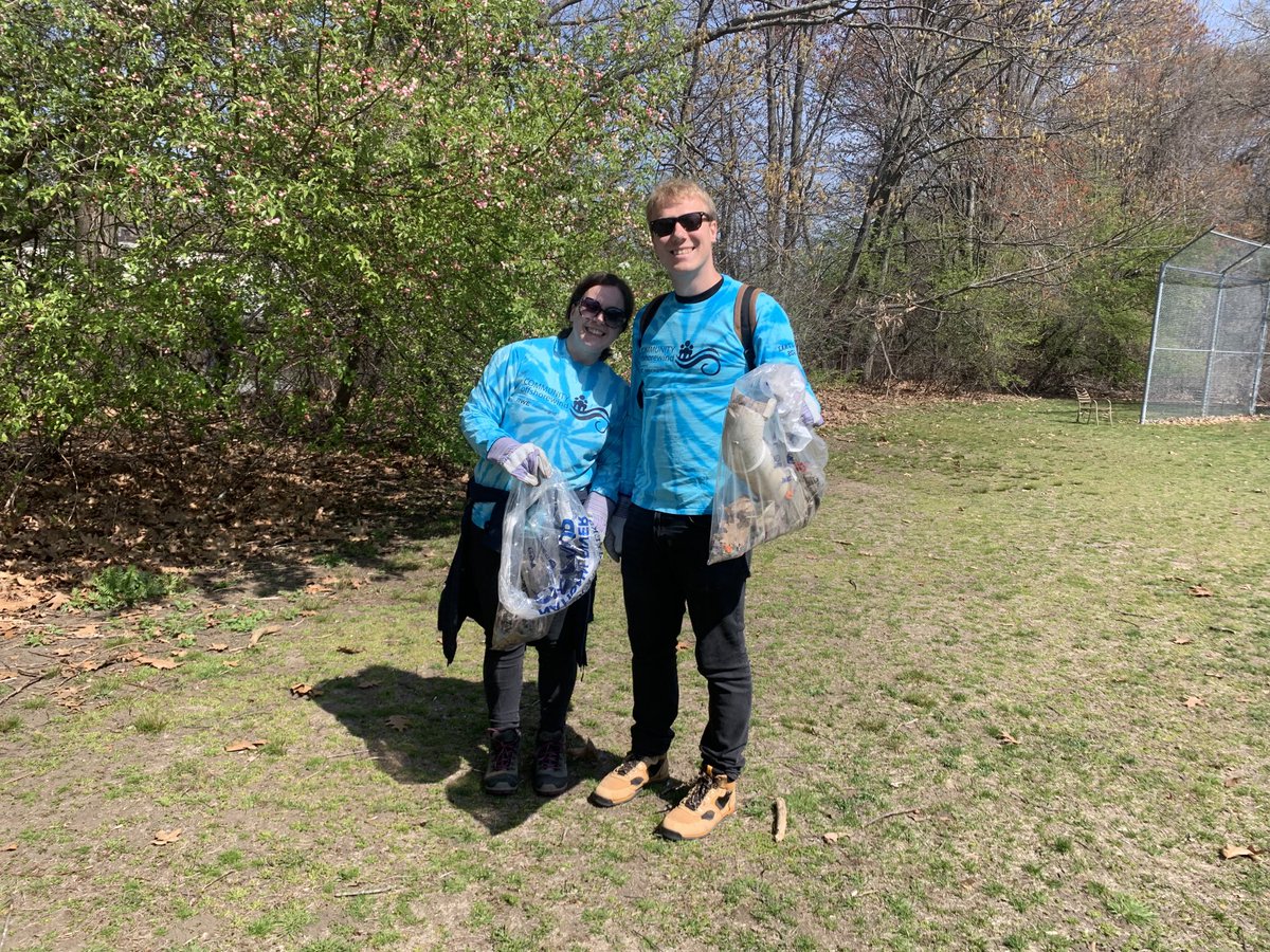 charlesriver's tweet photo. Thank you @community_wind for cleaning up the #CharlesRiver at Braceland Park in #NewtonMA! #CharlesRiverCleanup #KeepinItClean #MyCleanCharles https://t.co/6XlqljiXlJ