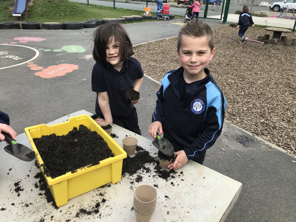 Dinnington_Rec's tweet photo. Reception โฆ@DinningtonFirstโฉ have done some great outdoor learning this week, planting beanstalks and exploring our woodland area. #OpenToNewExperiences #EYFS #ForestSchool https://t.co/YIpSr2jBlO