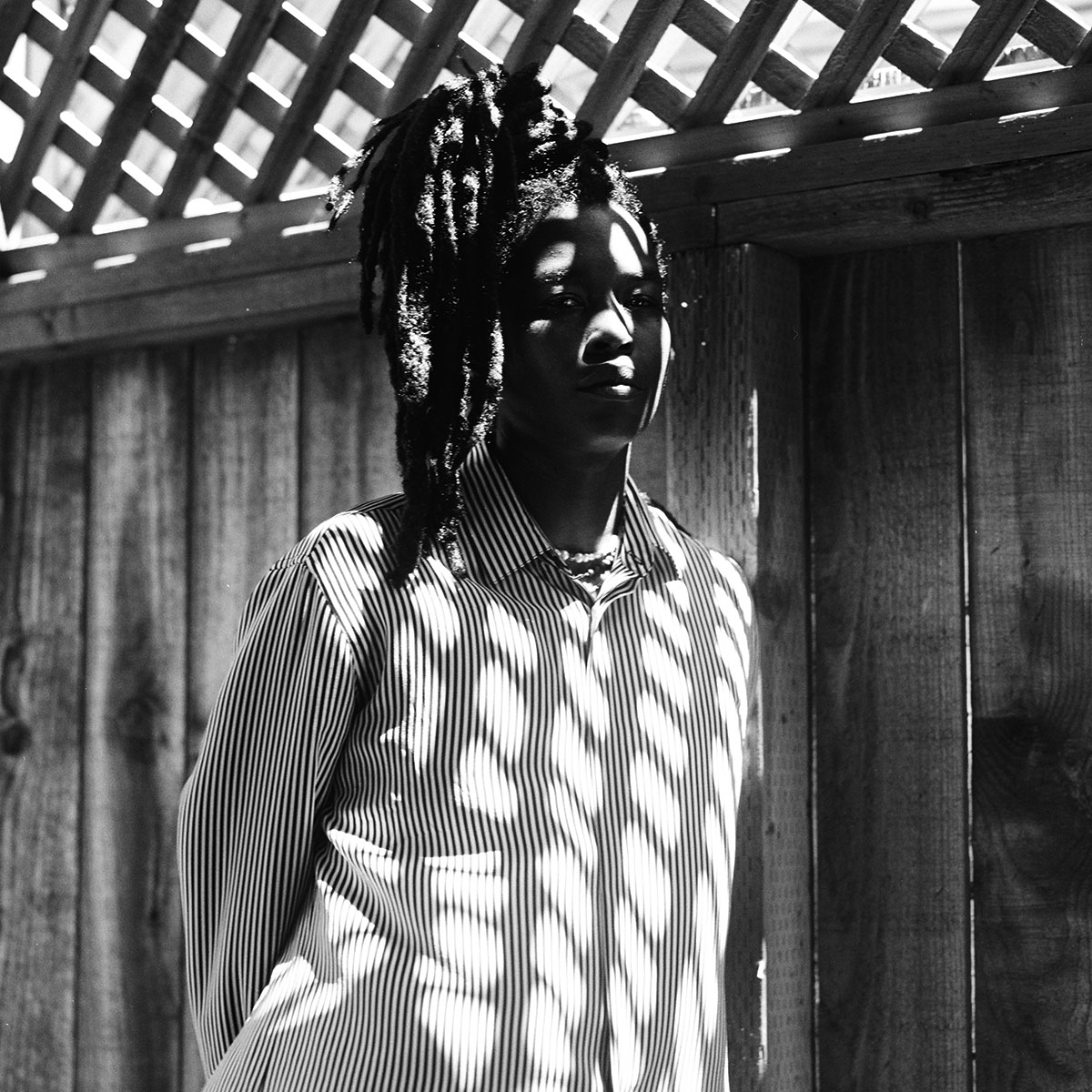 KaufmanMusicNYC's tweet photo. On 4/28, songwriter, composer, vocalist &amp; poet @moormother brings her energetic blend of jazz, classical music &amp; liberation poetry to #MerkinHall. With #HenryThreadgill @AquilesPTY @traedrummer @KyleKiddMusic @edikwon #LukeStewart #TcheserHolmes &amp; more.
https://t.co/0eZ3uCfMCw https://t.co/r7i6Jf2IcC