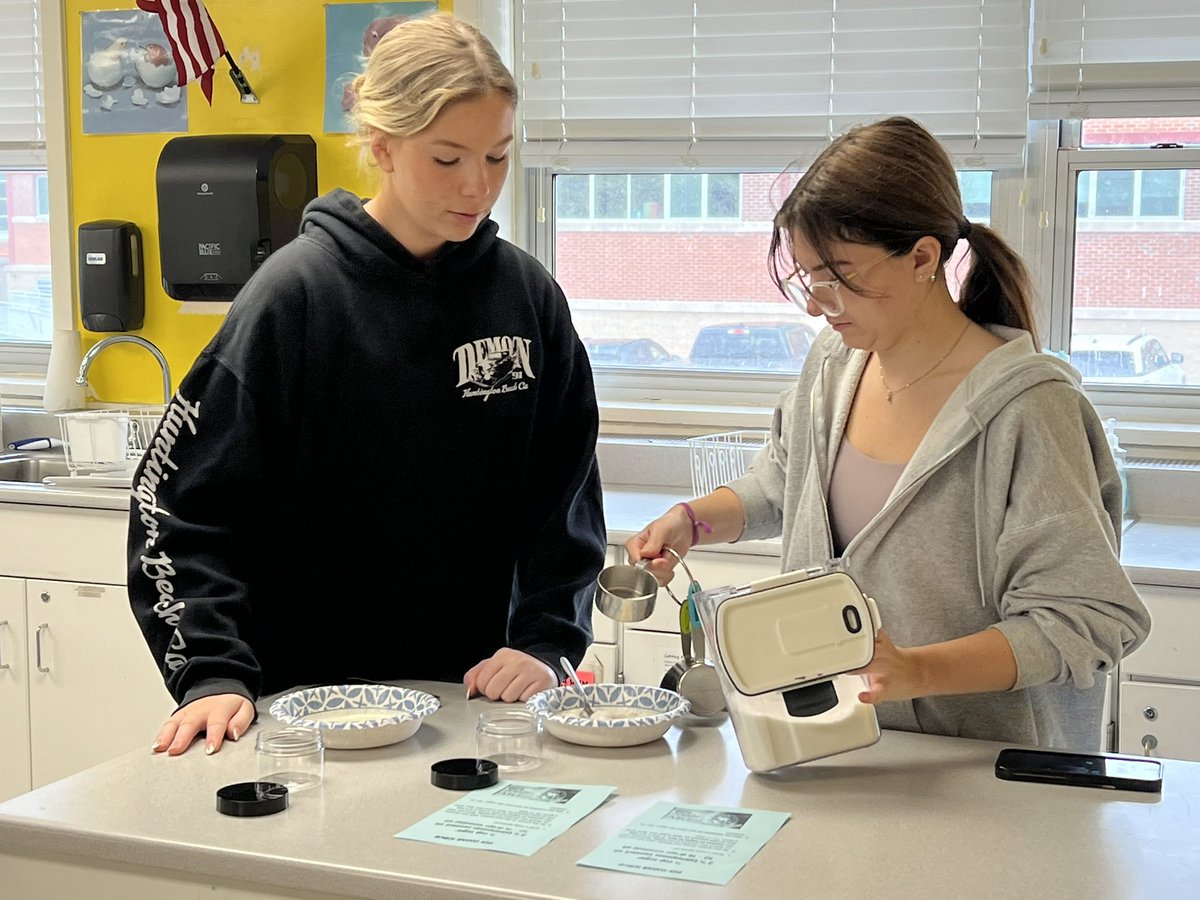 Cooking w/ Pope tweet media