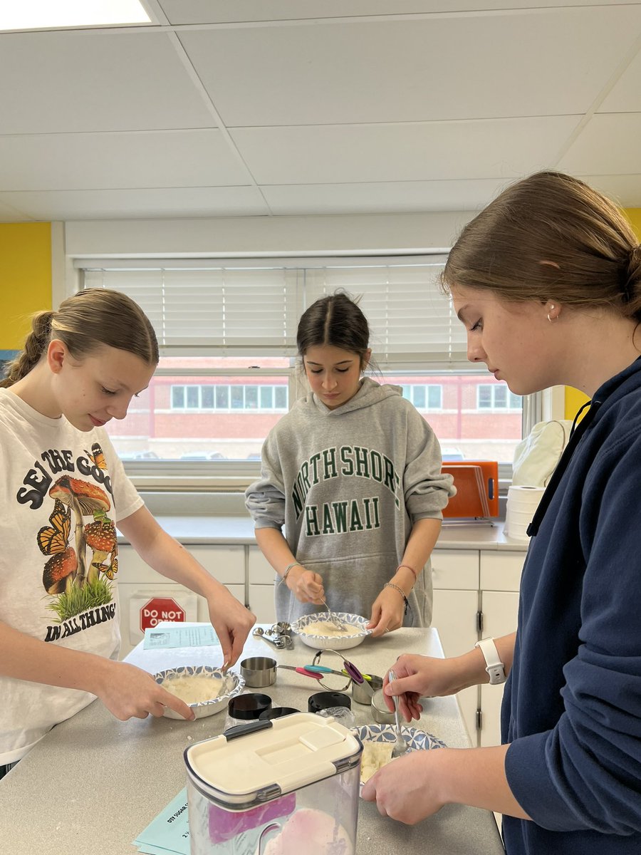 Cooking w/ Pope tweet media