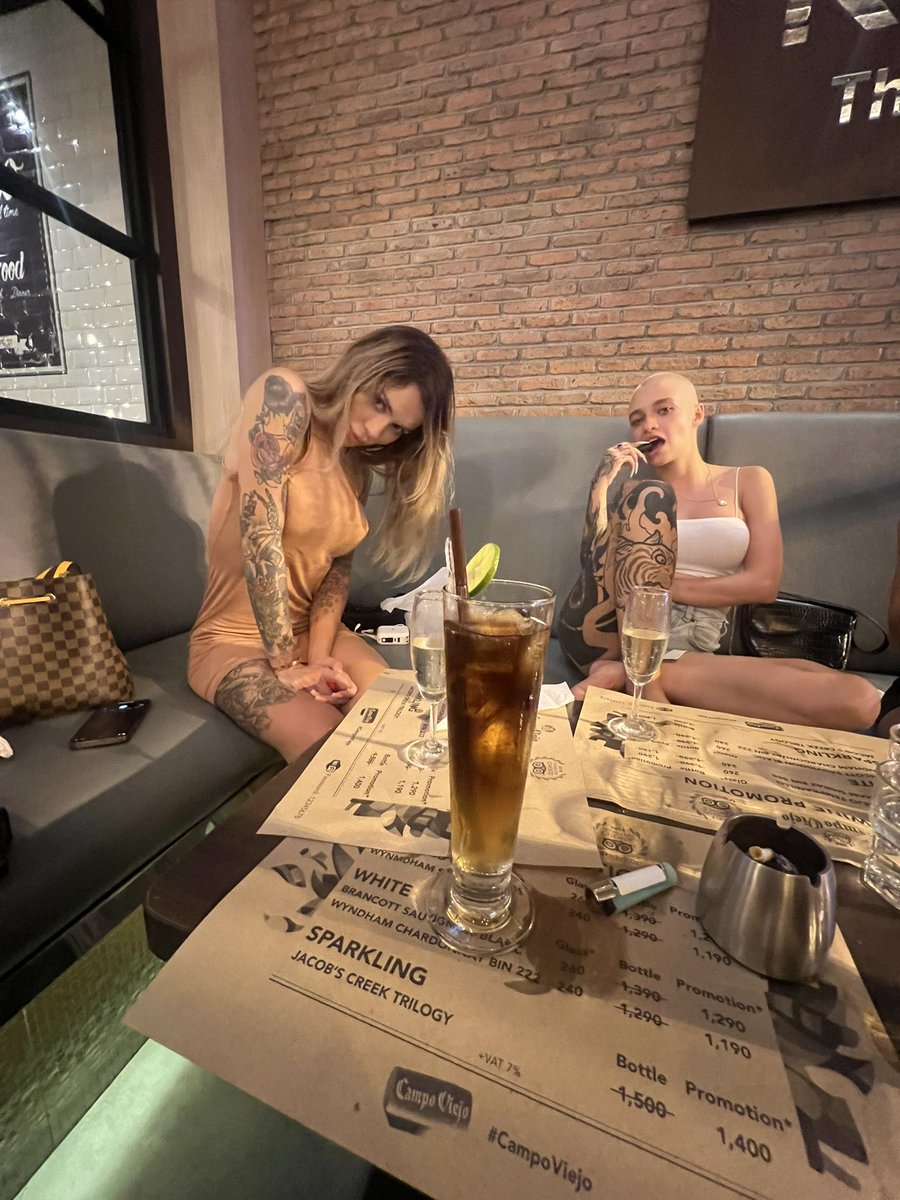 Выпьем за то, чтобы всегда было глубоко и не сухо. 🤝