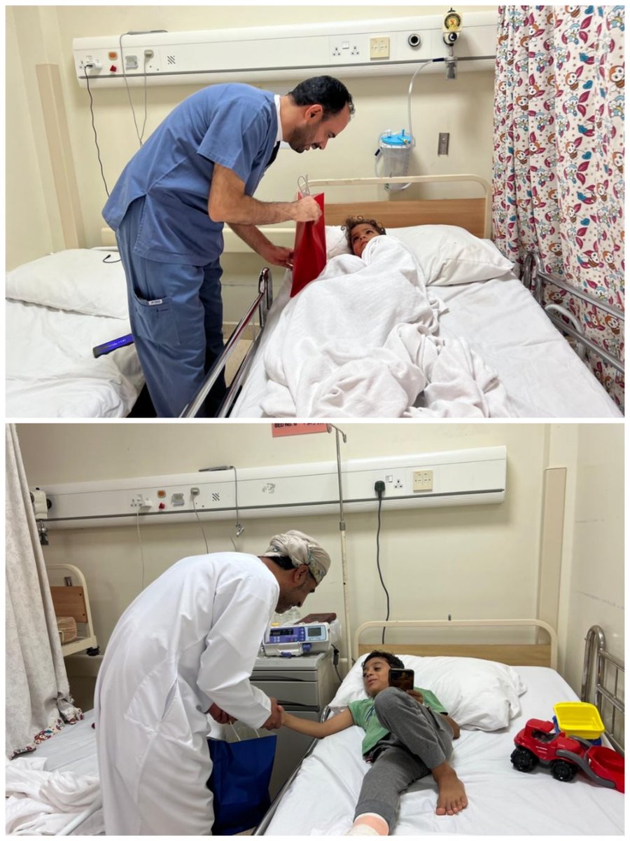 dghs_n_sharqiya's tweet photo. بمناسبة #عيد_الفطر_المبارك ١٤٤٤هـ قسم العلاقات العامة وخدمات المرضى بالتعاون مع قسم التمريض بمستشفى إبراء بحضور ومشاركة الدكتور أحمد الجابري مدير المستشفى قام بتوزيع هدايا للأطفال المرقدين بجناح الأطفال بهذه المناسبة.
"وكل عام والجميع بخير" 
#مستشفى_إبراء. https://t.co/aIZy9cMnr9