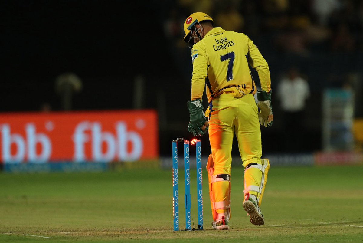 CricCrazyJohns's tweet photo. MS Dhoni becomes the first wicket-keeper to complete 200 dismissals in IPL history. (Catch + stumping + run-out) 

Captain, Leader, Legend, Dhoni. https://t.co/I7FMeIm3ht