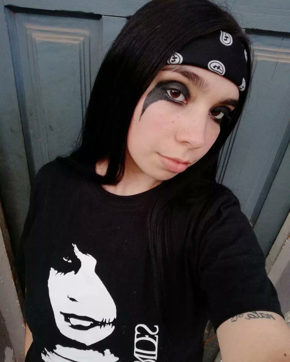 FCBVBArmysChile's tweet photo. 𝑯𝒂𝒑𝒑𝒚 𝑩𝒊𝒓𝒕𝒉𝒅𝒂𝒚 𝑪𝒉𝒓𝒊𝒔𝒕𝒊𝒂𝒏 𝑪𝒐𝒎𝒂 🎂
Chile wishes you a wonderful day. We admire you for being a very kind, charismatic and very empathetic person, we are very happy to have you in our lives. We 🫶🏻 you too much @christiancoma🎂🖤 #christiancoma #bvbarmy https://t.co/oK5S2DG6Rs