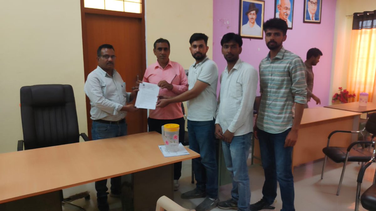 श्रीमान उपखंड अधिकारी सिंघाना जिला झुंझुनूं को आईटी संगठन द्वारा 11 सूत्री मांग हेतु ज्ञापन दिया गया 24 अप्रैल से समस्त आईटी यूनियन के कार्मिक सामूहिक अवकाश पर रहेंगे।
<a href="/DainikBhaskar/">Dainik Bhaskar</a>
<a href="/zeerajasthan_/">ZEE Rajasthan</a>
<a href="/1stIndiaNews/">First India News</a>
<a href="/RajGovOfficial/">Government of Rajasthan</a> <a href="/Jhunjhununews1/">Jhunjhununews</a>