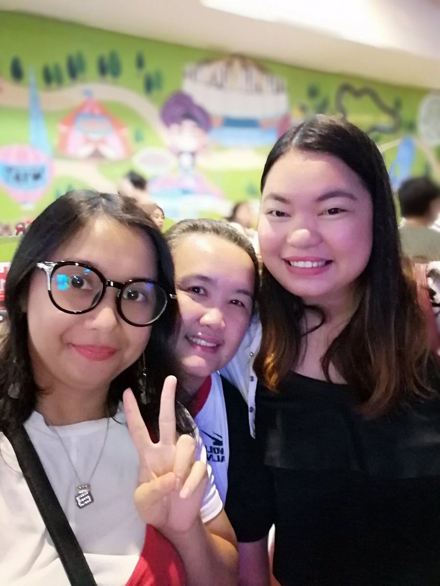baeng_rom's tweet photo. Lumaban, sa dulo lang talaga nagkatalo... still #proud of the team #Ginebra #BrgyGinebra #NSDForever
picture2 na lang muna... mga #teamLIVE #teamSawi til next season.... sa October! Move on, agad-agad. 😂😍😁💗 https://t.co/vwxb24XIfD