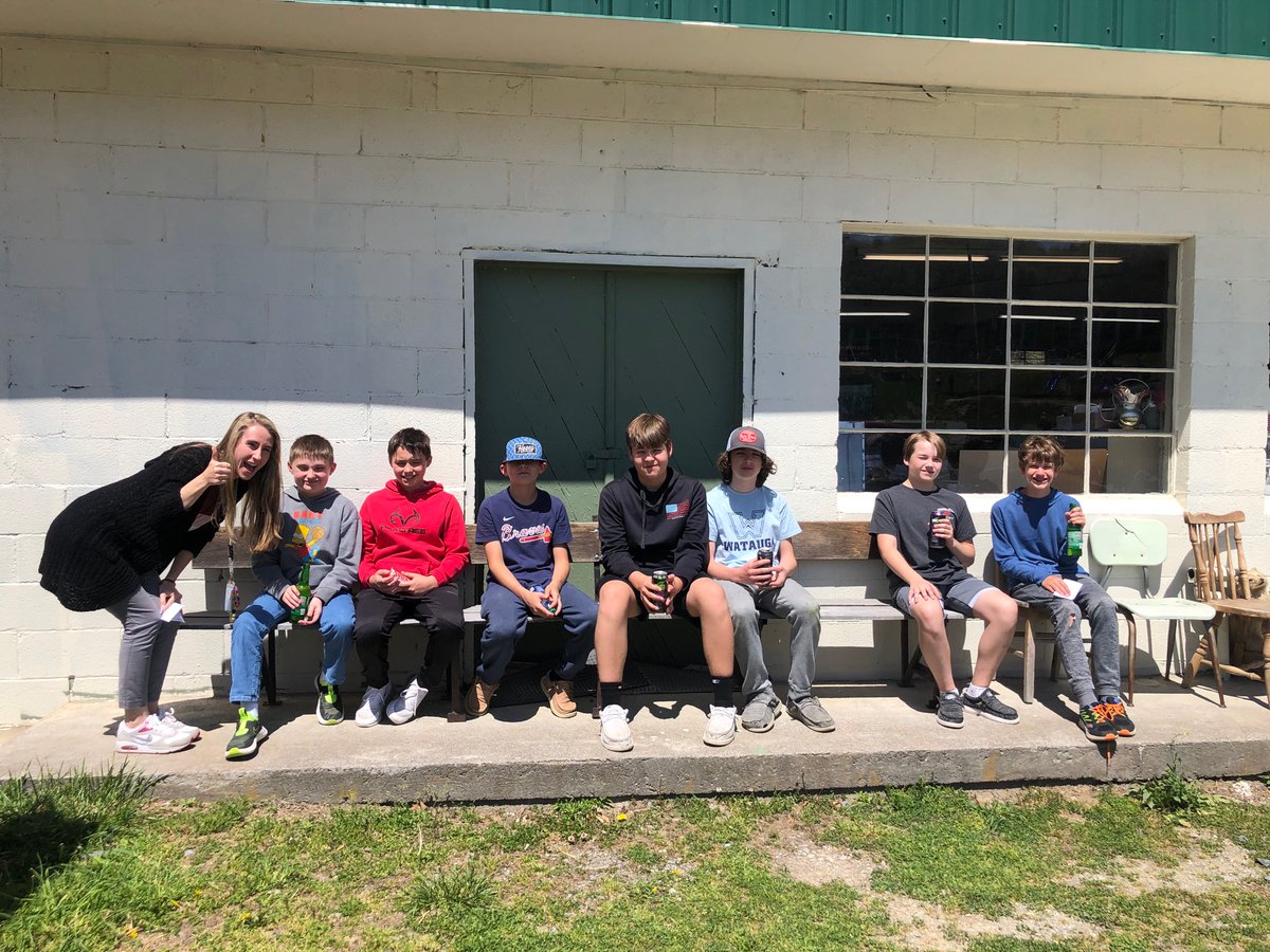 MrsGheesling's tweet photo. Learned to write a check in our life skills class and the kiddos got to take a field trip to the store and use their “check,” for a snack 😎☀️ https://t.co/LBo5y19O8X